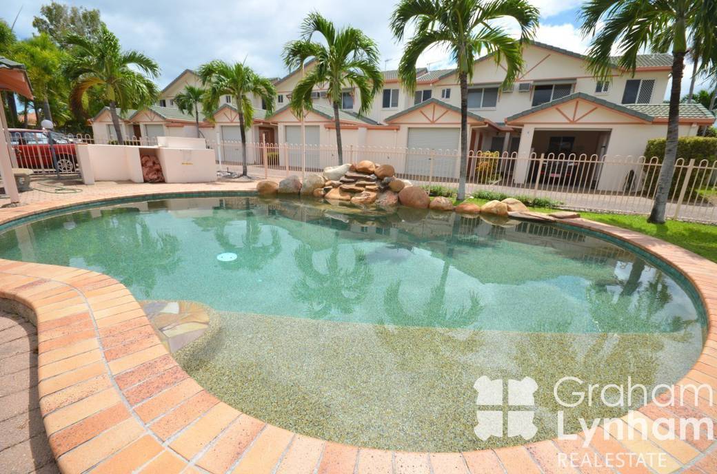 Townhouse For Rent with 2 Parking Space