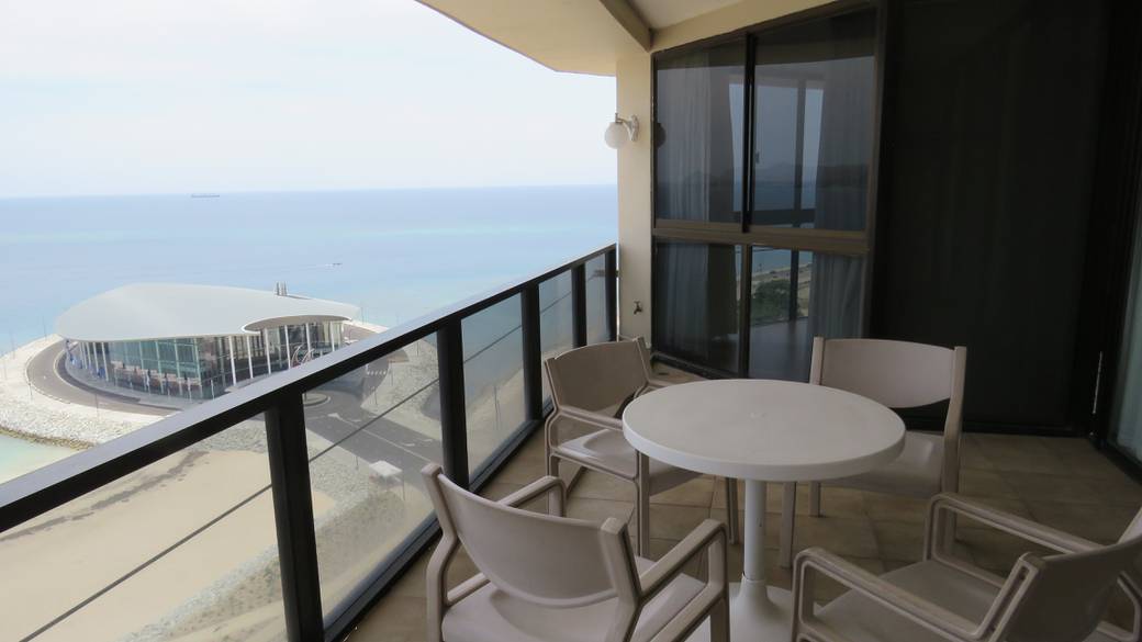Apartment For Rent with 5 Parking Space