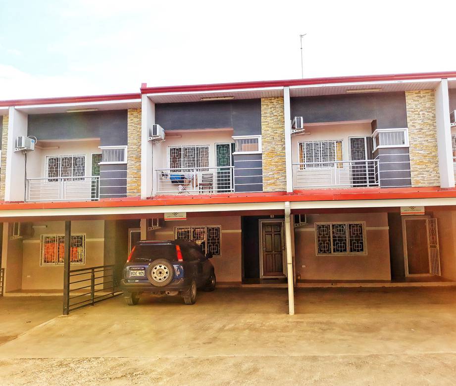 K1,500 Flat