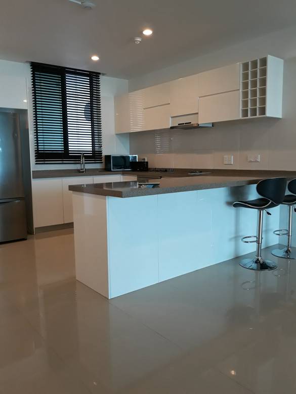 Apartment For Rent with 3 Parking Space