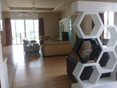 K4,500 Flat