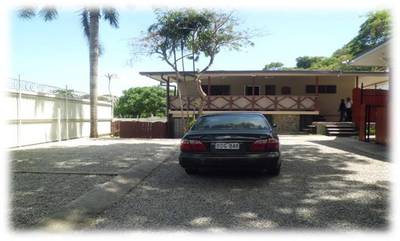 residential Townhouse for rent ใน Town รหัส 13484 5