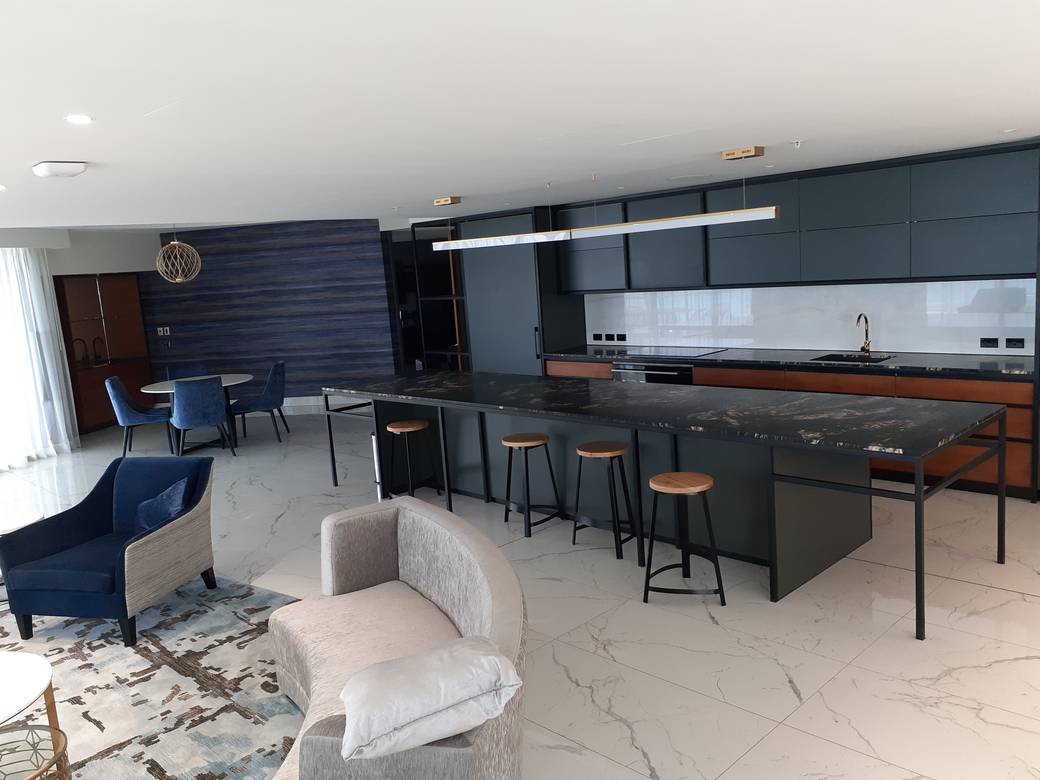 Apartment For Rent with 4 Parking Space