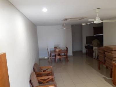 K1,700 Flat