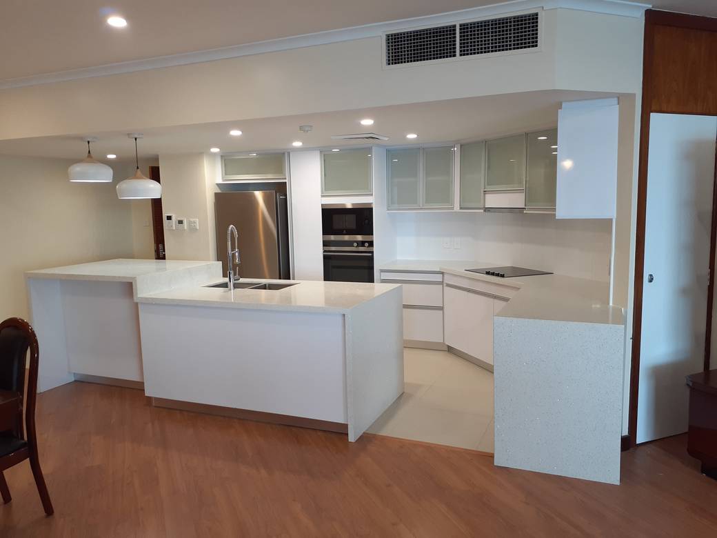 Apartment For Rent with 4 Parking Space