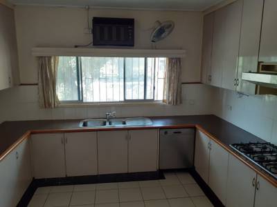 House and lot For Rent with 6 Parking Space