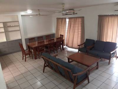 Apartment For Rent with 4 Parking Space