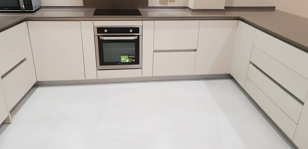 Townhouse For Rent with 4 Parking Space