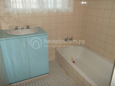 residential Apartment for rent ใน Boroko รหัส 8707 4