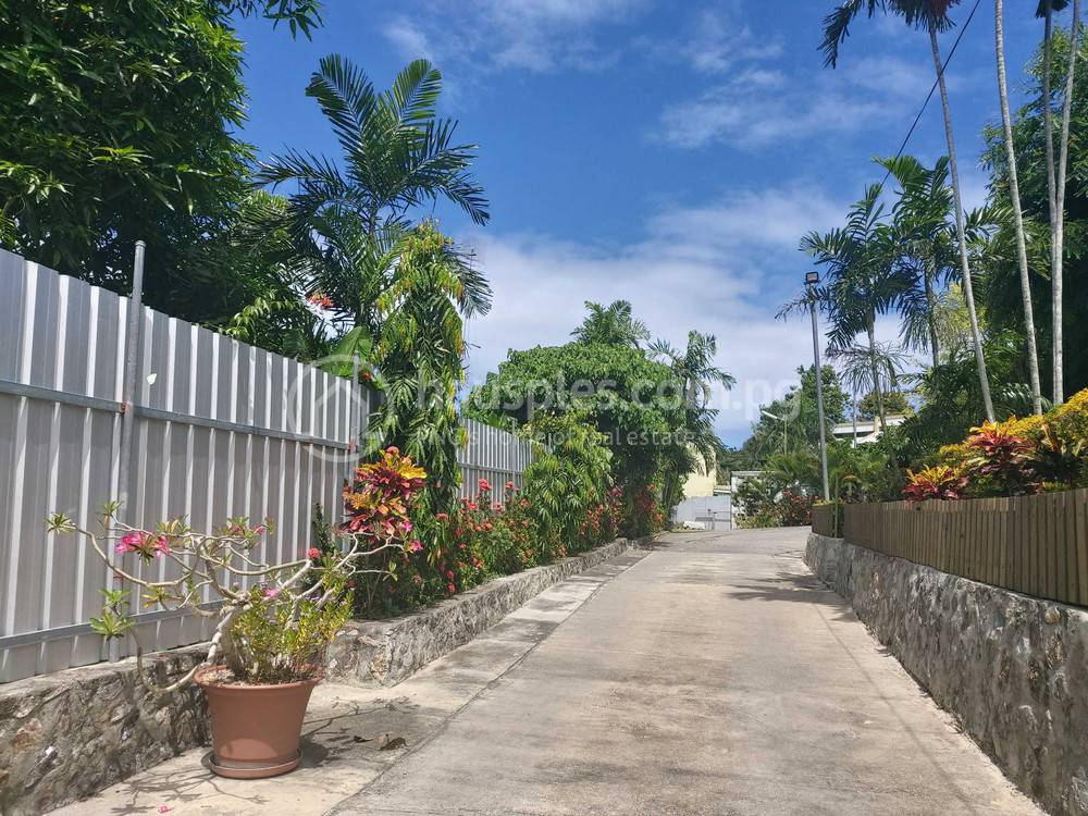 1,200 sqm Land Size Apartment For Rent