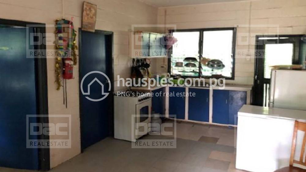 residential DuplexSemi-detached for sale in Kimbe ID 29070