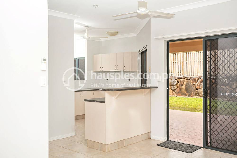 House and lot For Sale with 2 Parking Space