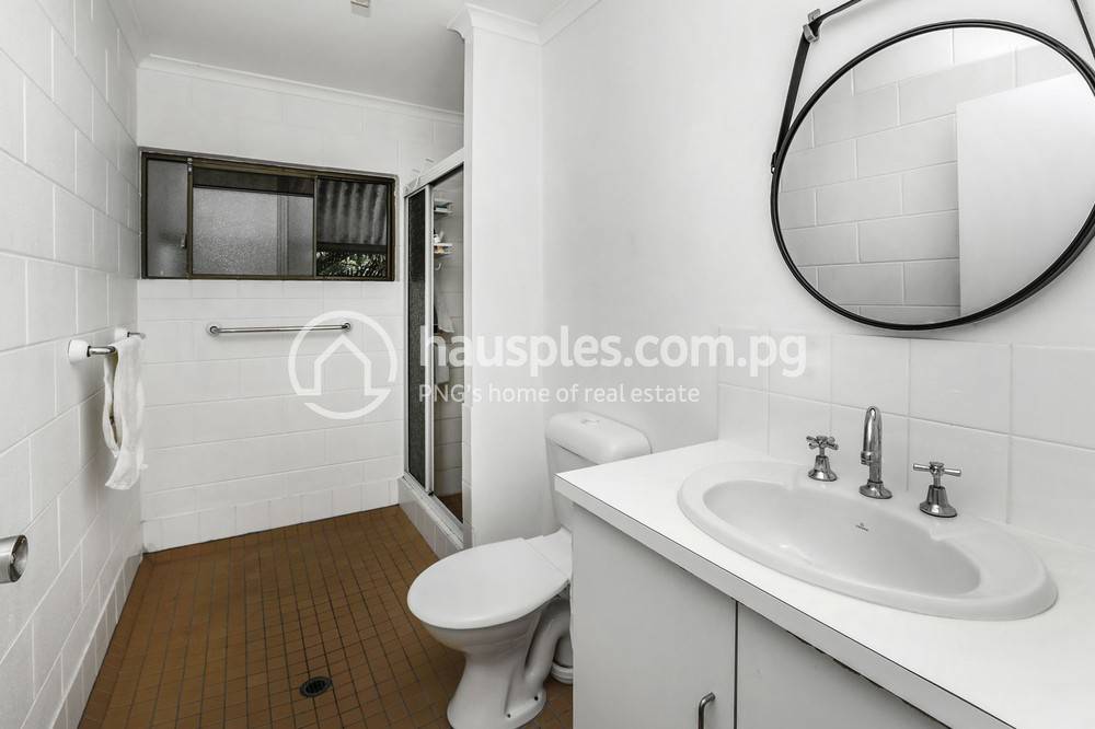 Townhouse For Sale with 3 Parking Space