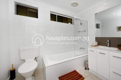 House and lot For Sale with 2 Parking Space