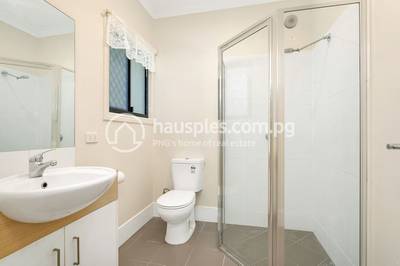House and lot For Sale with 4 Parking Space