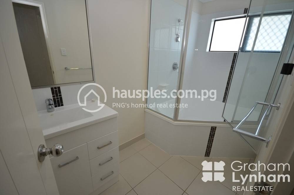 House and lot For Rent in Townsville K430