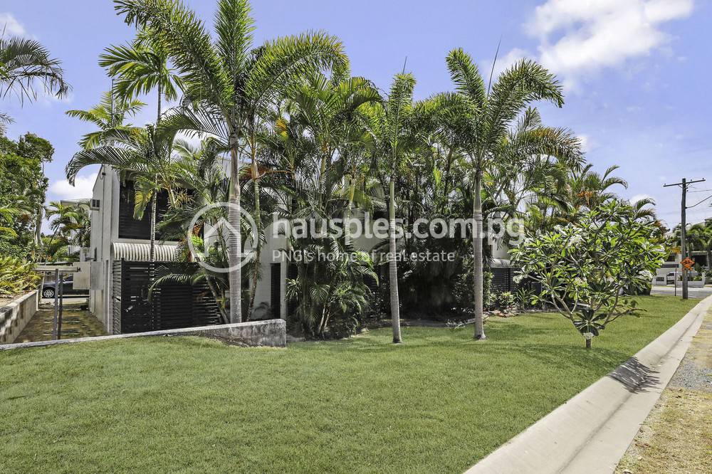 Townhouse For Sale in Cairns & District K195,000