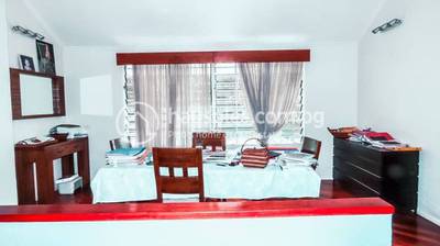House and lot For Sale with 3 Parking Space