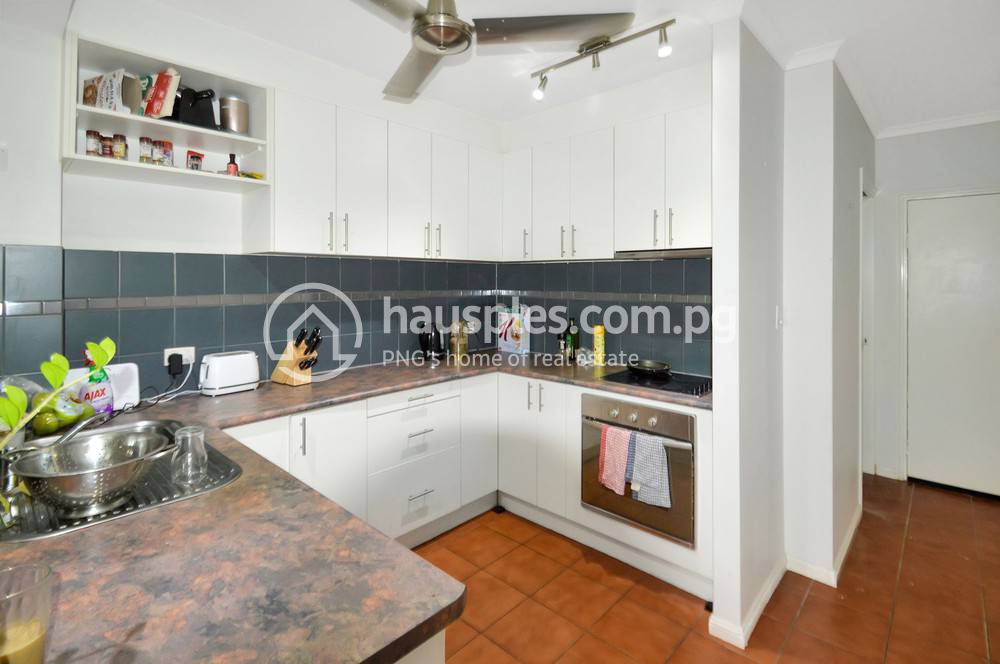 Townhouse For Rent with 3 Parking Space