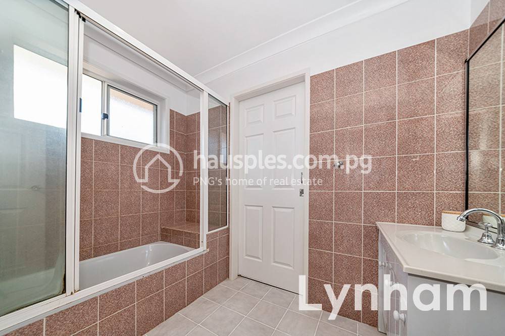 House and lot For Sale in Townsville & District K100,000