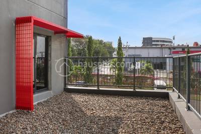 Holiday Inn & Suites Port Moresby | Offices For Rent with 2 Parking Space