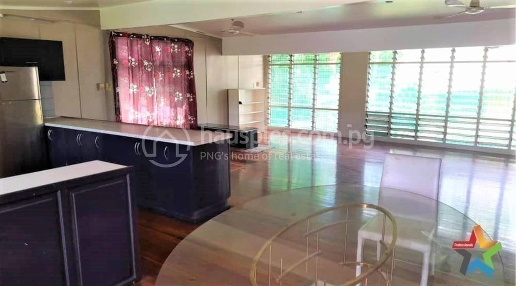 4 Bedrooms House and lot For Sale for K1,800,000