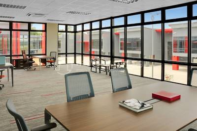 在 7 mile 区域 ID为 30890的commercial Industrial/Manufacturingfor sale项目 16