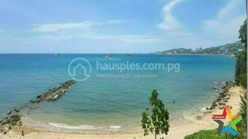 2,769 sqm Land Size Townhouse For Sale