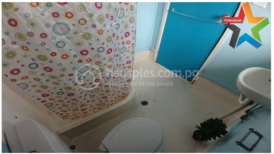 House and lot For Rent in Lae K825