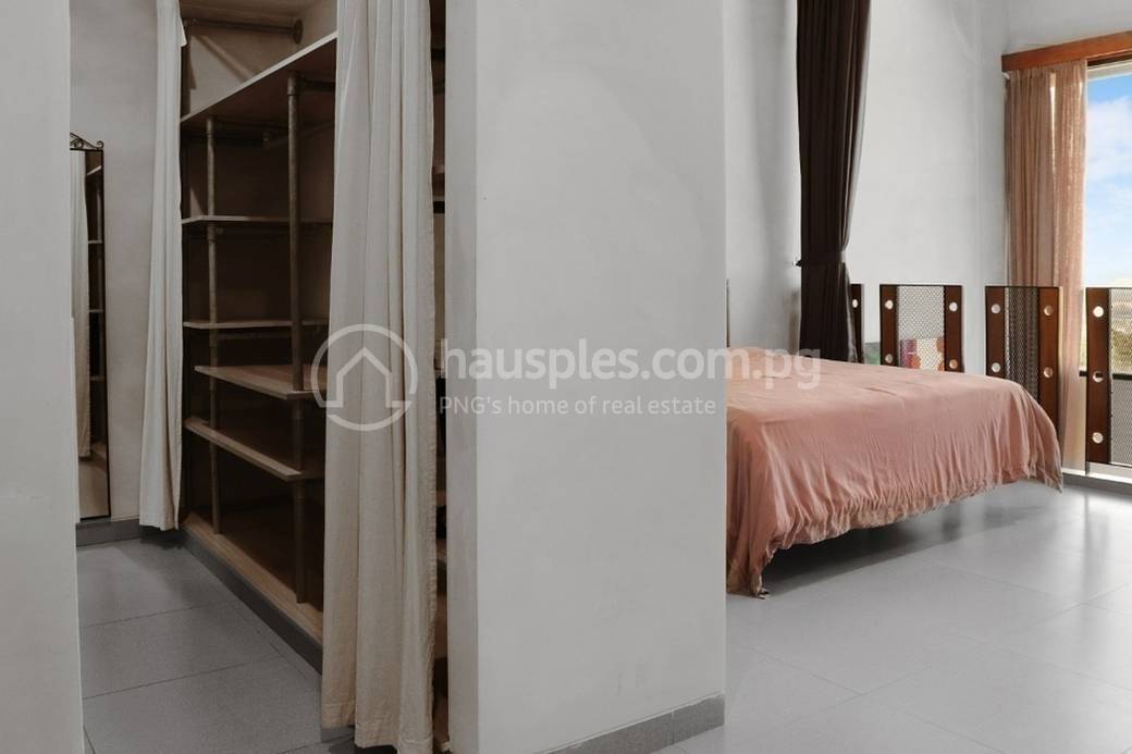Gallery 01