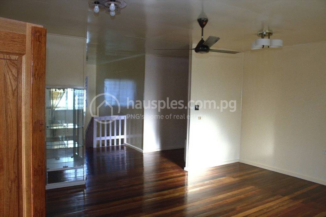 House and lot For Sale with 3 Parking Space