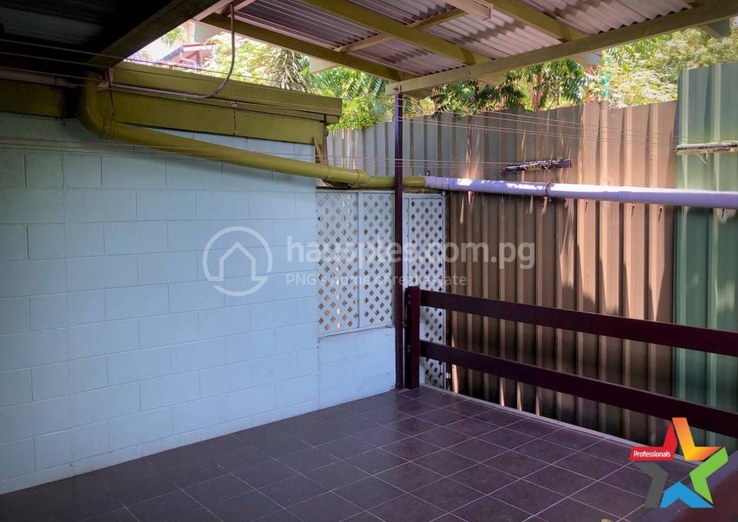 1,257 sqm Land Size Block of Units For Sale