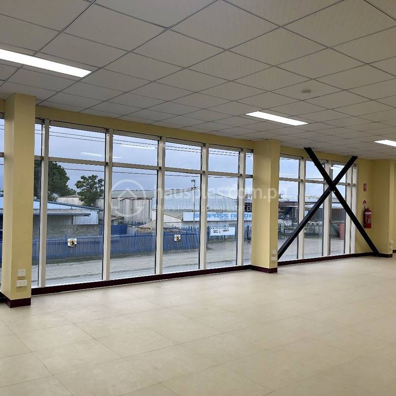 122 sqm Living Size Ol Opis Bilong Rentim in Madang