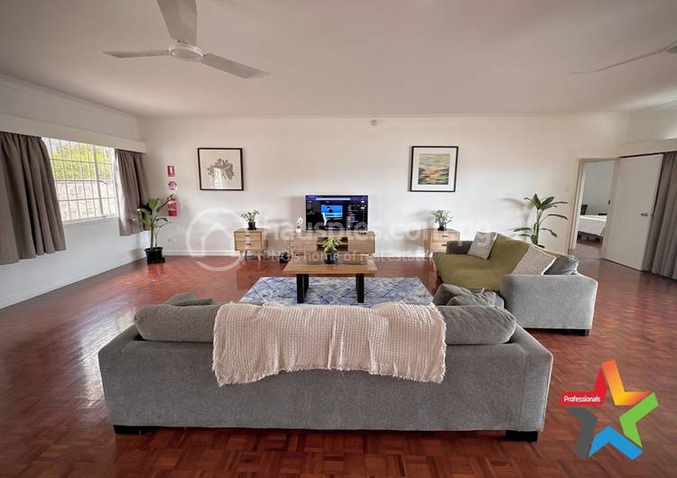 3 Bedrooms House and lot For Rent