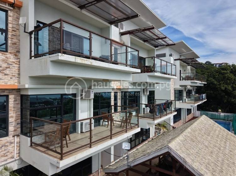 3 Bedrooms Apartment For Sale