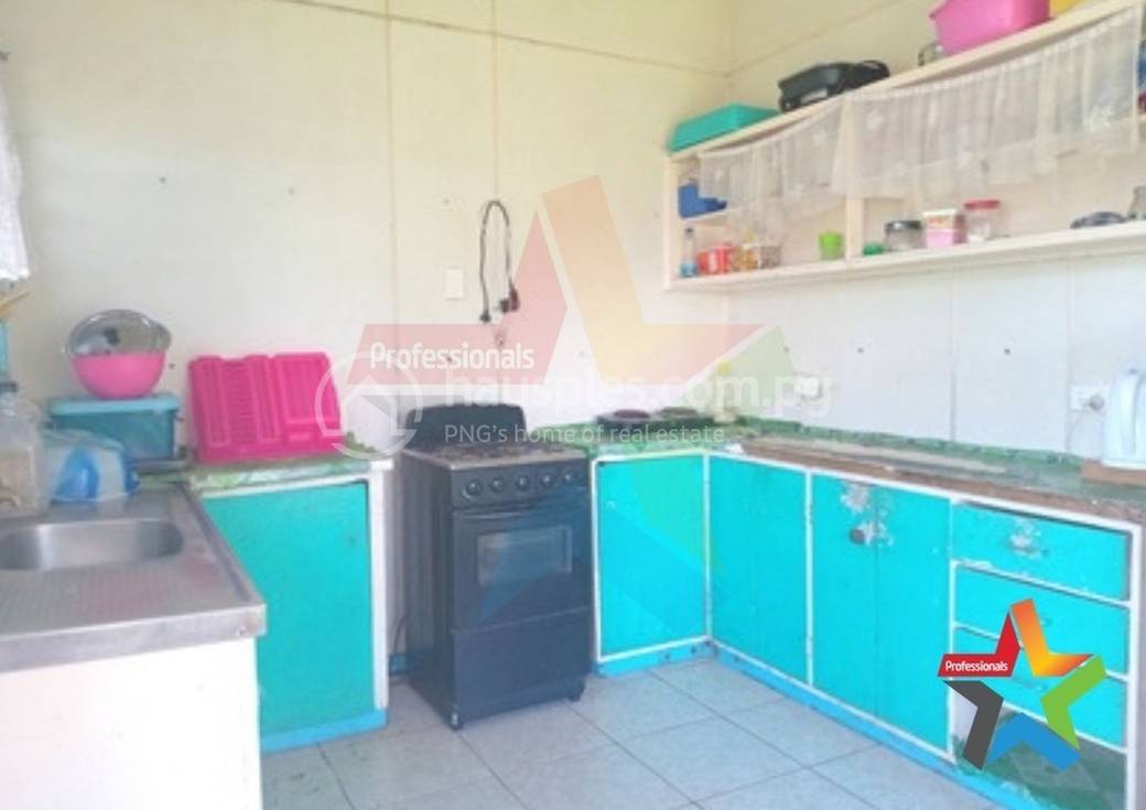 140 sqm Living Size House and lot For Sale in Madang