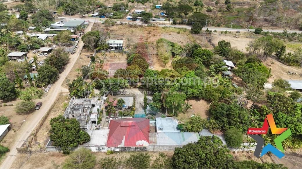 residential House for sale in 14 Mile ID 32110