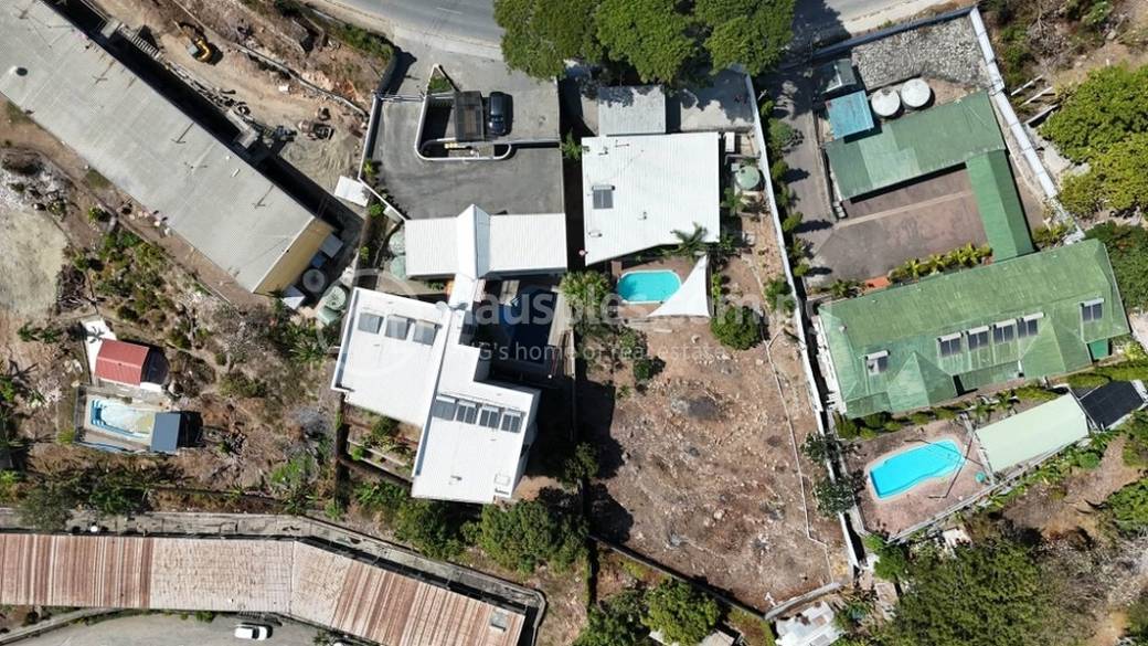 带2个停车位的House and lotFor Sale & Rent