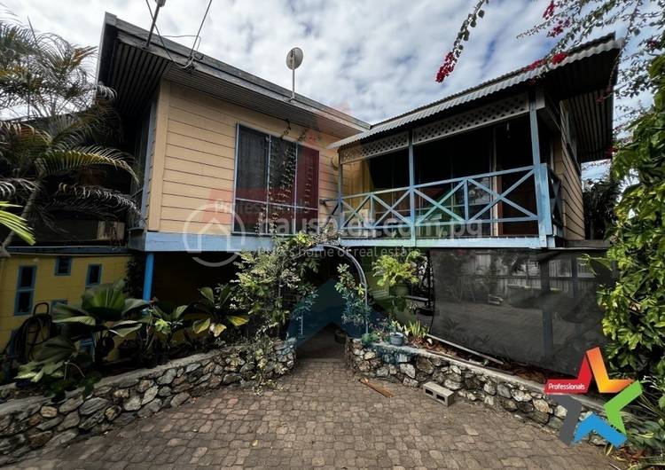 7 Bedrooms House and lot For Rent