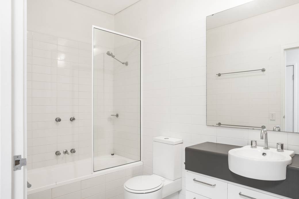 Apartment For Rent with 3 Parking Space