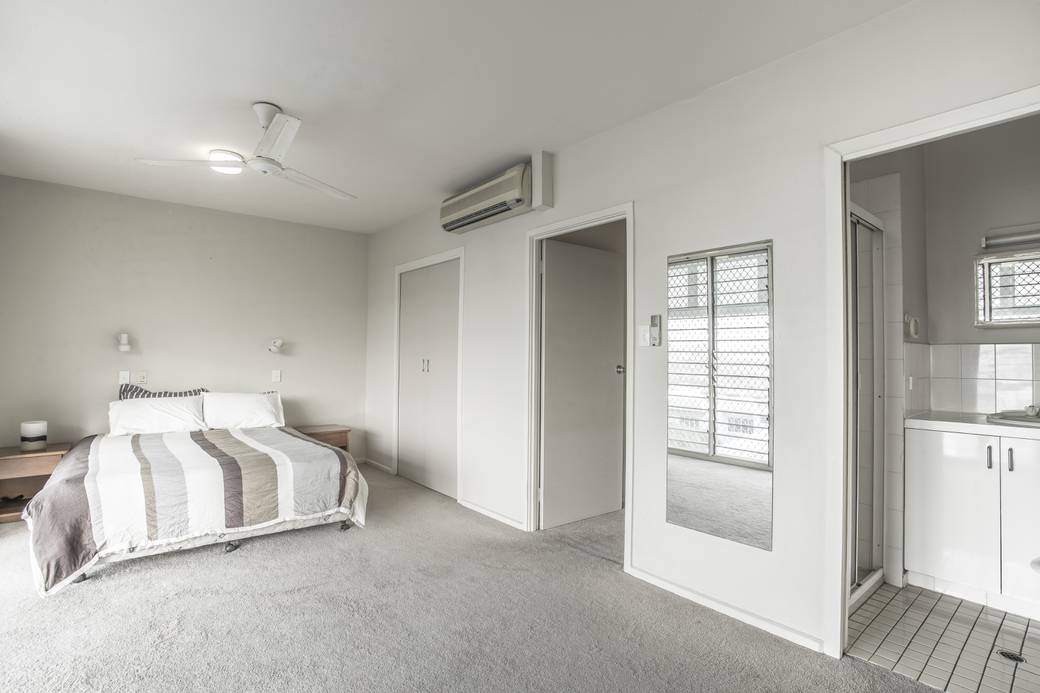 Apartment For Rent with 2 Parking Space