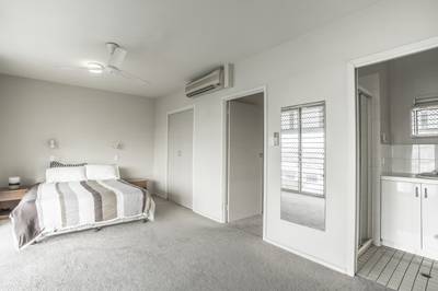 Apartment For Rent with 2 Parking Space