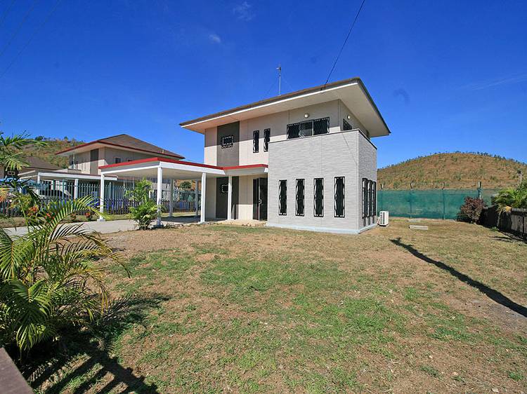 4 & 1/2 bedroom house/Section 507 Waigani Drive, Rainbow Estate House