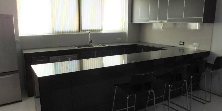 Apartment For Rent with 1 Parking Space