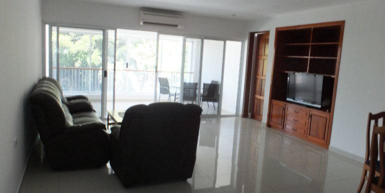 K4,000 Flat