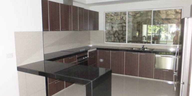 Apartment For Rent with 1 Parking Space