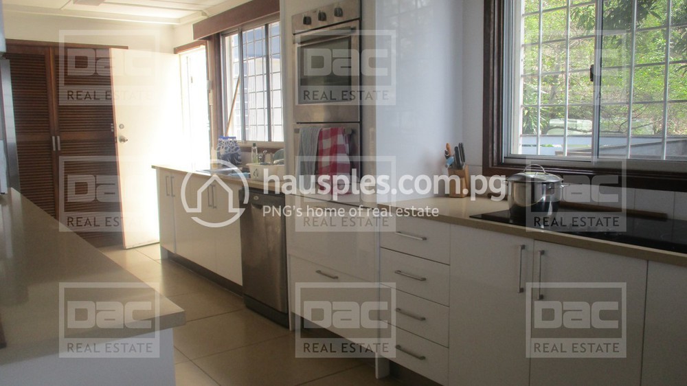 residential House for sale ใน Town รหัส 18192 4