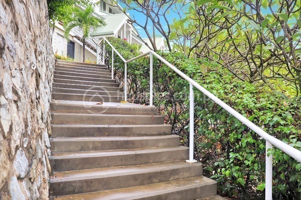 Gateway Hotel & Apartments - Coral Sea Hotels for rent ใน 7 mile รหัส 13114 19