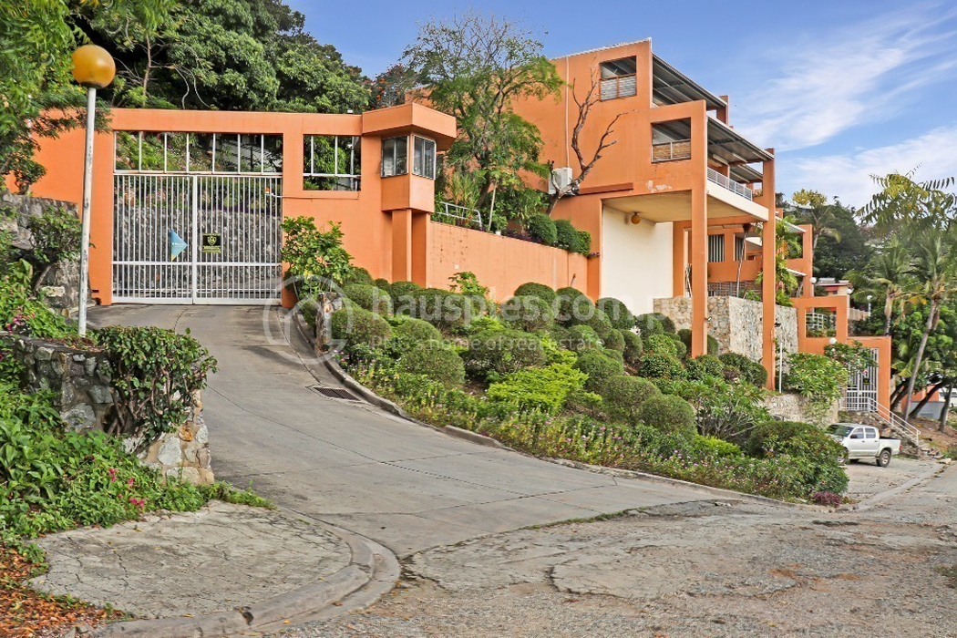 Pandora Crescent Apartments Town, Crescent Pandora, Touaguba Hill