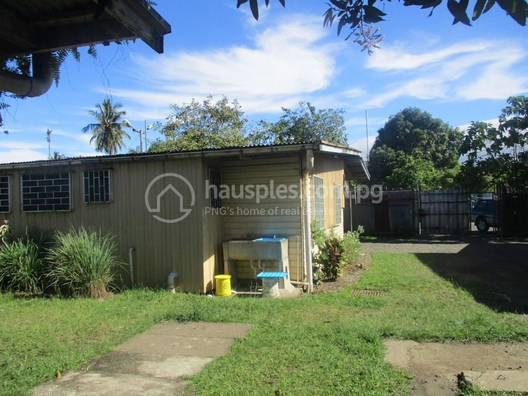 residential BlockOfUnits for rent ใน Lae รหัส 30070 5